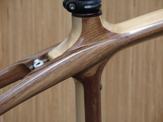 Illustration for article titled Wood-Framed Renovo Bicycle Reminds Us of Simpler Times